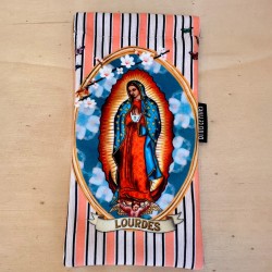 Étui pour ranger les lunettes représentant la Vierge du Mexique