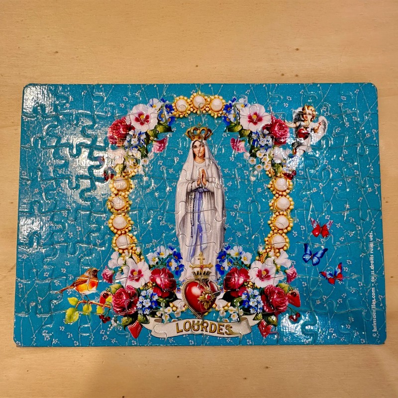 Puzzle souvenir de Lourdes, Vierge Marie de la Grotte Massabielle Puzzle souvenir de Lourdes, Vierge Marie de la Grotte Massabielle