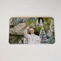 Magnet du Pape Léon XIV devant la grotte Massabielle du Sanctuaire de Lourdes 2026